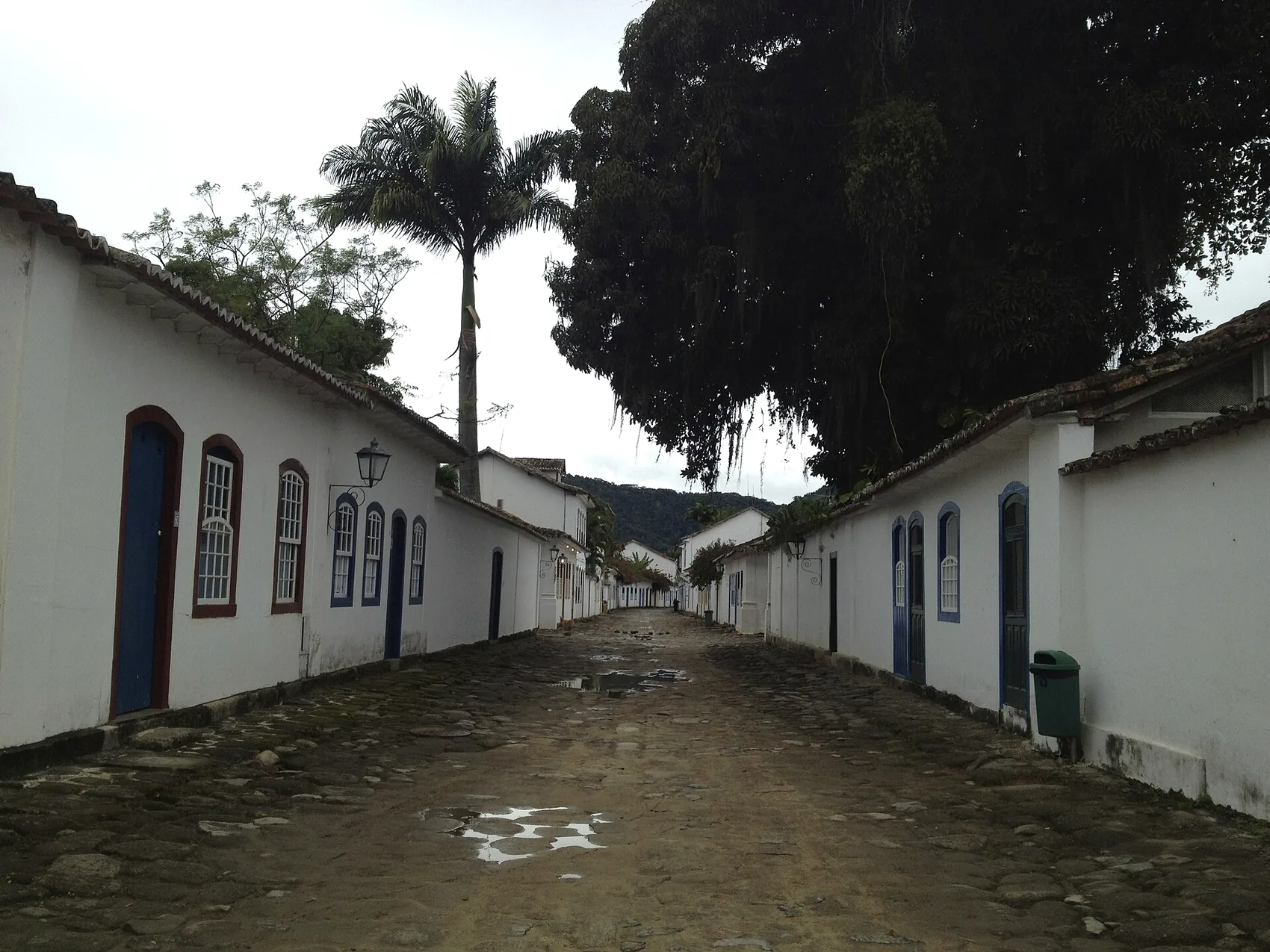 Paraty after dark
