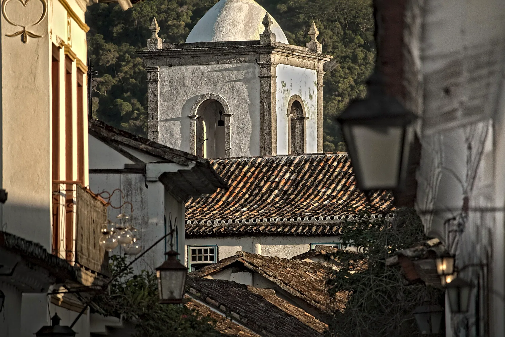 Paraty's tiled rooftops seen from above